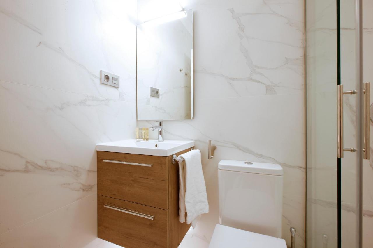 Tirso Suite Madri Exterior foto